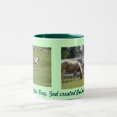 色彩の鮮やかな子馬 ツートーンマグカップ (中央)