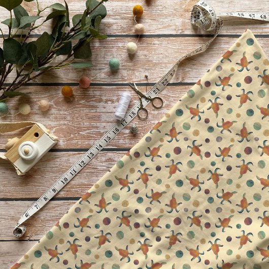 色彩の鮮やかヤギと水玉模様オンクリームパターン(の模様が)ある ファブリック
