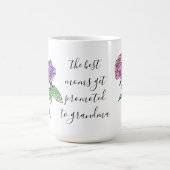 色彩の鮮やか花おばあちゃん初めて コーヒーマグカップ (中央)