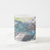 色数々ののトカゲ フロストグラスマグカップ (中央)