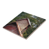 色褪せた赤い納屋のドーム屋根 タイル (側面)