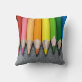 色鉛筆の列。 クッション (裏面)