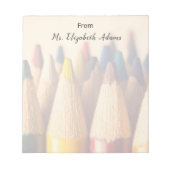 色鉛筆の背景。 ノートパッド (正面)