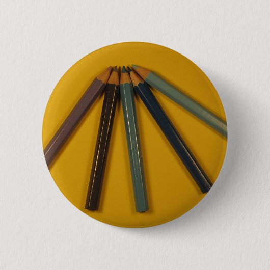 色鉛筆 缶バッジ (正面)