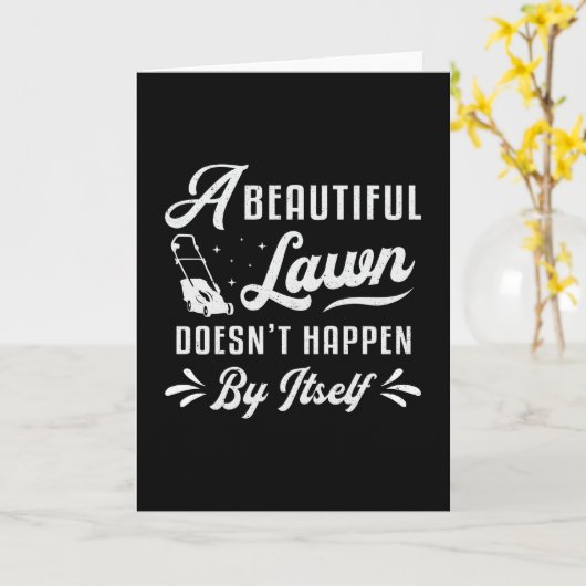 芝刈り機の美しい芝刈り芝生の草刈り カード (黄色い花)