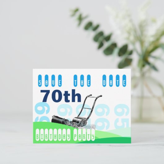 芝刈り機70th誕生日パーティー日付を保存 案内ポストカード (スタンド正面)
