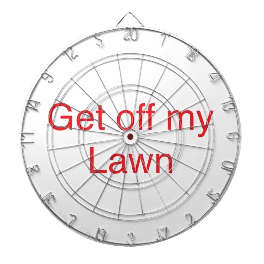 芝生から出る ダーツボード (正面)