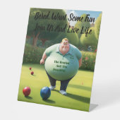 芝生すてきボウリングをする人、 クリケットの投手の男 台座サイン (正面)