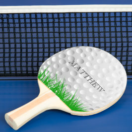 芝生にゴルフボパーソナライズされたール 卓球ラケット