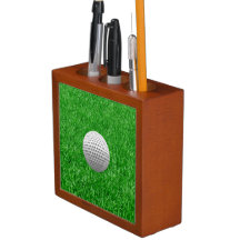 芝生のゴルフ・ボール