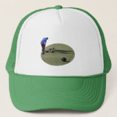 芝生のボウリングをする人、 クリケットの投手の男は近寄って呼んだ キャップ (正面)