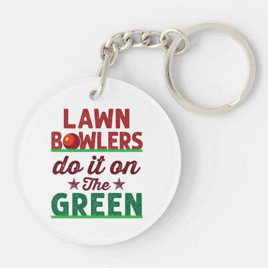 芝生のボウリングをする人、 クリケットの投手は緑の上でそれをする キーホルダー (裏面)