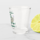 芝生のボウリングをする人、 クリケットの投手は、配置がボウルの鍵であることを知っている。 ショットグラス (右)