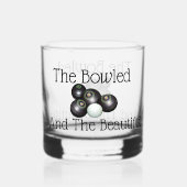 芝生のボールがボーリングし、美しい ウイスキーグラス (裏面)