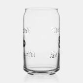 芝生のボールがボーリングし、美しい ガラス缶 (右)