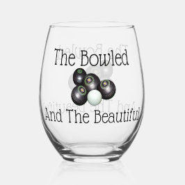 芝生のボールがボーリングし、美しい ステムなしワイングラス