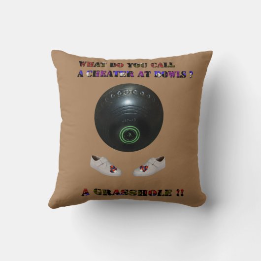 芝生の上の茶碗でだましなんて呼んでるおもしろい。 クッション (裏面)