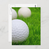 芝生の中のゴルフボール ポストカード (正面/裏面)