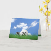 芝生の中の20thバースデーゴルフボール カード (黄色い花)