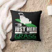 芝生の心配のおもしろいな芝刈機の草の刈ること クッション (ブランケット)