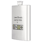 芝生の転が鉢とスキットル フラスク (左)