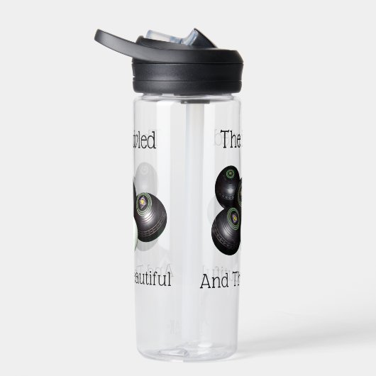 芝生は、水に浸かって美しいものを食べていた。 ウォーターボトル (右面)