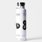 芝生は、水に浸かって美しいものを食べていた。 ウォーターボトル (右面)