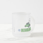 芝生刈り、モウローンズ、造園芝生気に フロストグラスマグカップ (正面右)