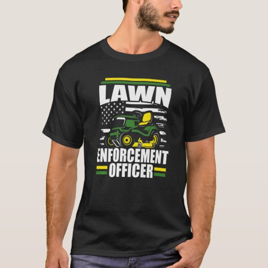 芝生執行役員草刈りアメリカ国旗のFathe Tシャツ (正面)