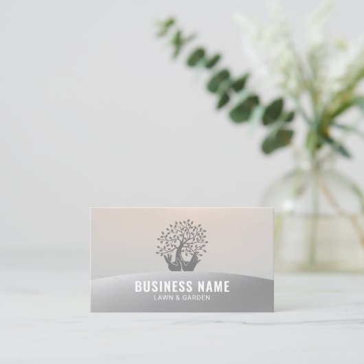 芝生気に手持ちツリーシルバー造園 名刺 (スタンド正面)