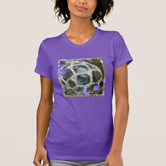 花々の間の釣り用フロート Tシャツ (正面)