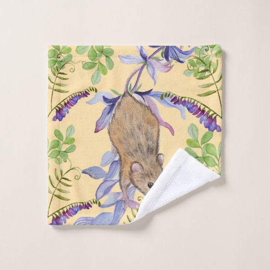花おもしろいの茂みの中のネズミ。 ウォッシュタオル (ウォッシュタオル)