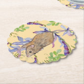 花おもしろいの茂みの中のネズミ。 ペーパーコースター (アングル)