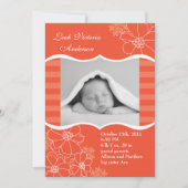 花およびストライプな写真の誕生の発表 案内状 (正面)
