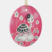 花および渦巻のかわいい女の子のカメ セラミックオーナメント (右)