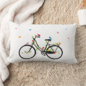 花および鳥が付いている古いヴィンテージの自転車 ランバークッション (ブランケット)