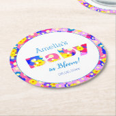 花かわいらし赤ちゃんシャワーブルーパーソナライズされた ラウンドペーパーコースター (アングル)