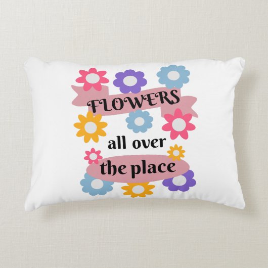 花が一面に咲いている アクセントクッション (正面)