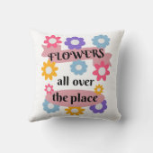 花が一面に咲いている クッション (裏面)
