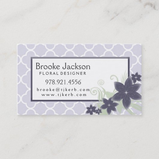 花が付いているエレガントなラベンダーのクローバーパターン 名刺 (正面)