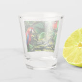 花が咲くジャングルのオウム緋色のマカオ ショットグラス (裏面)