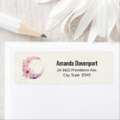 花が咲くピンクの三日月かわいらしのアドレス ラベル (インサイチュ)