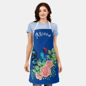 花が青いパーソナライズされた鶏 エプロン (着用した状態)
