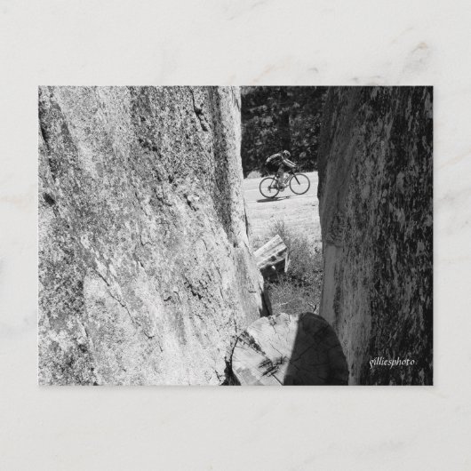 花こう岩B&Wを通した自転車 ポストカード (正面)