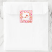 花で囲まれたモノグラム – ピンクと桃 スクエアシール (バッグ)