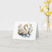 花で泳ぐ白鳥空白の カード (黄色い花)