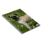 花で遊ぶパグ ノートブック (右側)