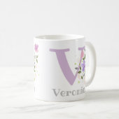 花とイニシャルと名前に囲まれたデザイン コーヒーマグカップ (正面右)