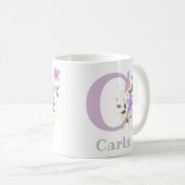 花とイニシャルと名前の「Carla」入りのマグカップ コーヒーマグカップ (正面右)