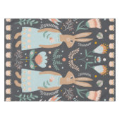 花とイースターバニースカンジナビアフォークアート テーブルクロス (正面(横))